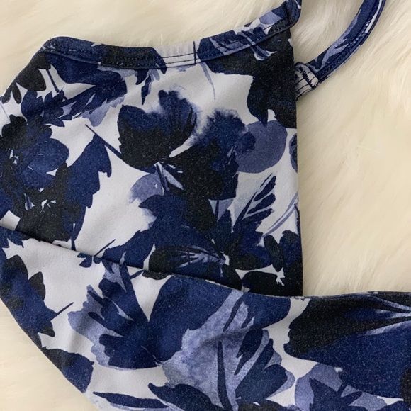TAMMY LOW IMPACT SPORTS CROSS CUT OUT BRA |BLUE FLORAL |ALL WAY STRETCH GLOAMING - Picture 4 of 6